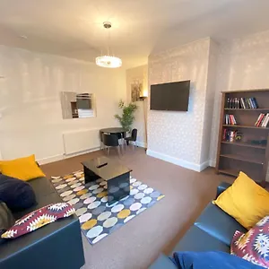 Apartment Warwick Street Professional Lets